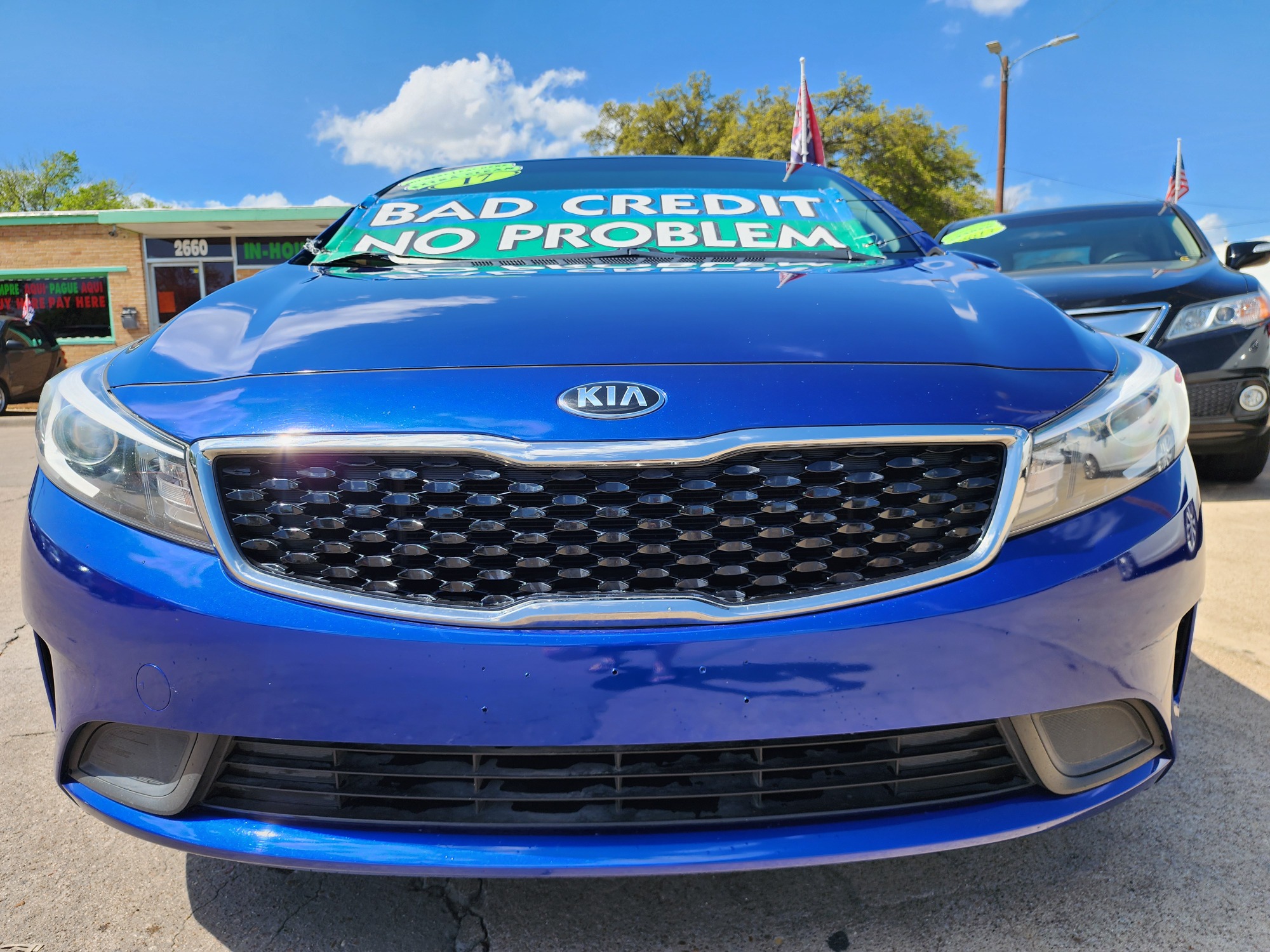 2017 Kia Forte LX (3KPFK4A75HE) with an 2.0L L4 DOHC 16V engine, AUTO transmission, located at 2660 S.Garland Avenue, Garland, TX, 75041, (469) 298-3118, 32.885387, -96.656776 - Photo #9